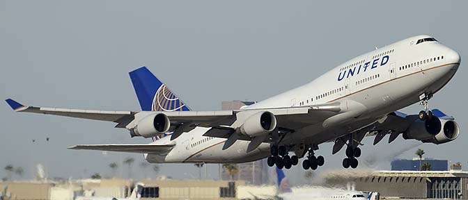 United Boeing 747-422 N128UA, Phoenix Sky Harbor, January 2, 2016